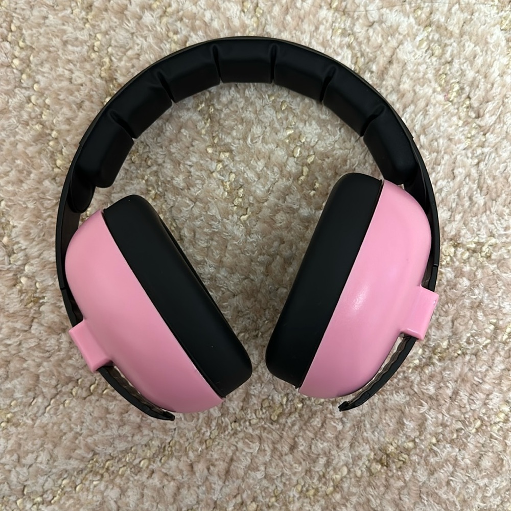 Banz baby noise cancelling headphones.